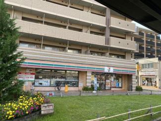 セブンイレブンＪＲ塚口駅前店まで53m