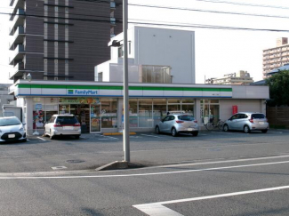 ファミリーマート岩崎二丁目店まで600m