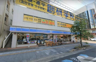 ローソン勝山通り店まで219m