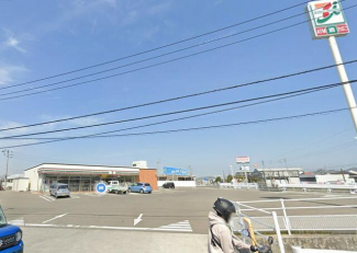 セブンイレブン松山来住町店まで615m