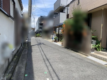 【前面道路含む現地写真】