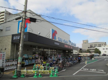 万代桃谷駅前店まで410m