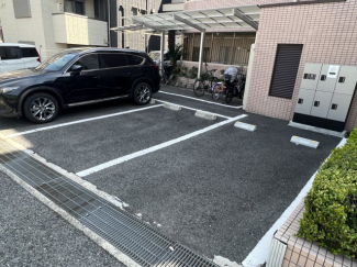 【駐車場】