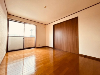 【寝室】
