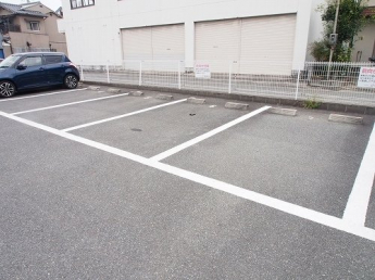 駐車場に車を止められます