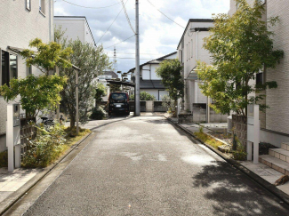 東側道路