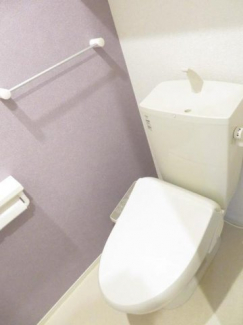 コンパクトで使いやすいトイレです