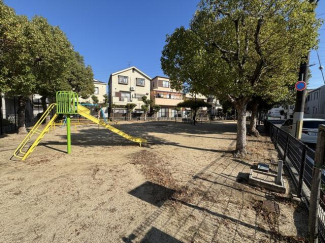 塚口グリーンポリス児童遊園地まで40m