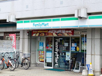 ファミリーマート大阪商大西店まで312m