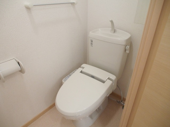 コンパクトで使いやすいトイレです