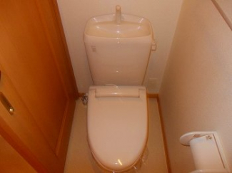 コンパクトで使いやすいトイレです