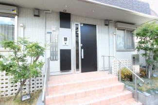 清潔なエントランスです