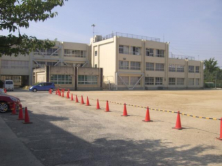 岸和田市立常盤小学校まで550m