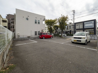 【駐車場】