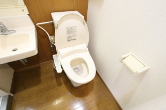 清潔感のあるトイレです