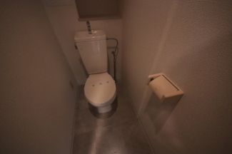 清潔感のあるトイレです