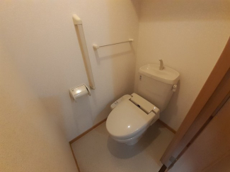 コンパクトで使いやすいトイレです