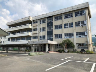 西条市立西条北中学校まで705m