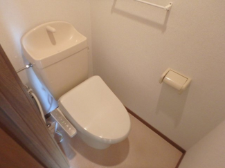 コンパクトで使いやすいトイレです