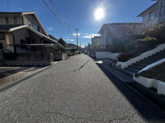 【前面道路含む現地写真】