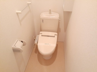 清潔感のあるトイレです