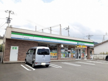 ファミリーマート北久米店様まで900m