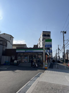 ファミリーマート桃谷二丁目店まで226m