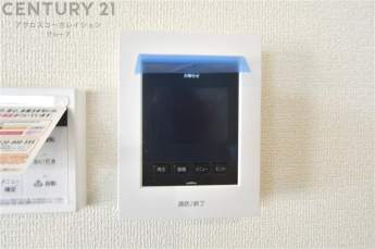 訪問者が来たときにテレビ画面で確認できるため、安心してドアを開けられます。録画機能があるものもあり、留守中に来訪者を記録しておくことができます。利便性が高く、セキュリティ面でも安心です