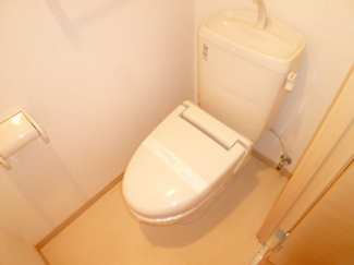 ゆったりとした空間のトイレです