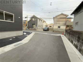 【前面道路含む現地写真】