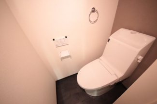 清潔感のあるトイレです