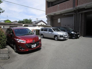 駐車場月額：３，０００円～２１，０００円です。（空き状況は随