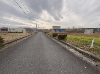 【前面道路含む現地写真】