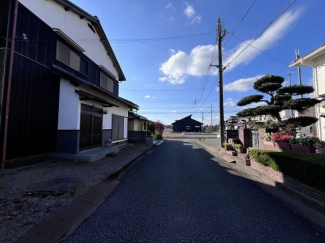 【前面道路含む現地写真】