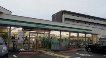 ファミリーマート箕面小野原東店まで42m