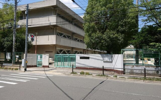 吹田市立豊津西中学校まで691m