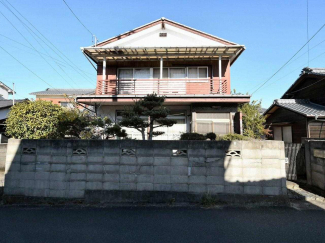 外観を南側より撮影