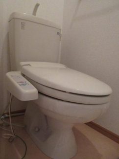 コンパクトで使いやすいトイレです