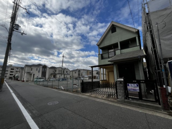 【前面道路含む現地写真】