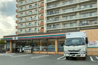 セブンイレブン 寝屋川黒原新町店まで450m