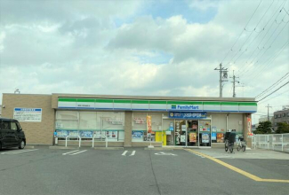 ファミリーマート 寝屋川黒原橘町店まで750m