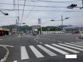 ローソン松山東野二丁目店まで991m