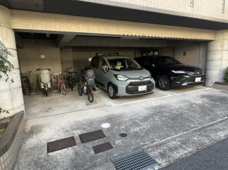 【駐車場】