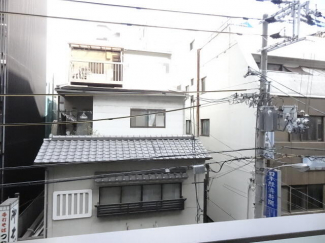 住宅地に位置する物件です♪