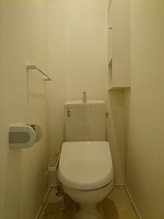 コンパクトで使いやすいトイレです