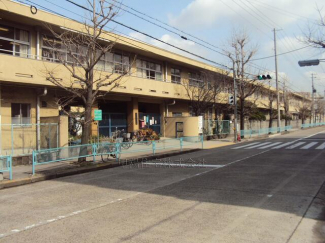 春風小学校まで400m