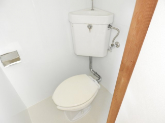 コンパクトで使いやすいトイレです