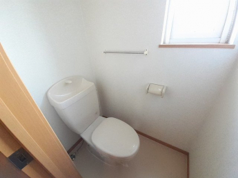 コンパクトで使いやすいトイレです