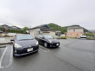 駐車場に車を止められます