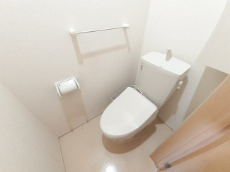 清潔感のあるトイレです